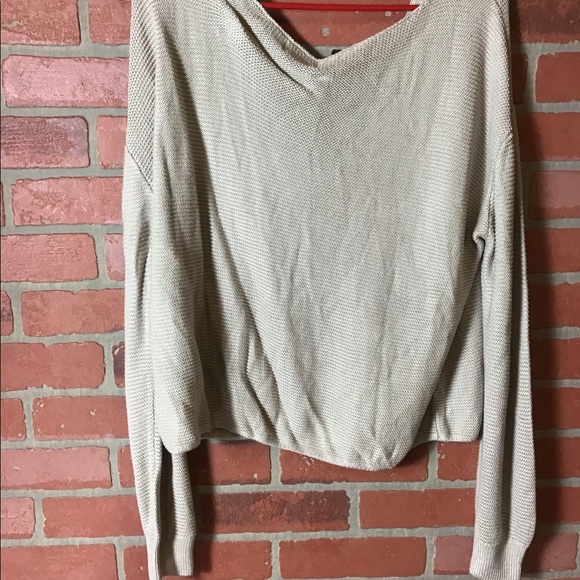 Lovers + Friends Mokara V Neck - Picture 3 of 3